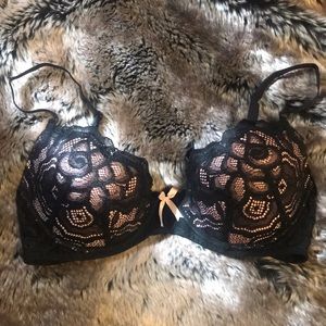 Lightly lined bra